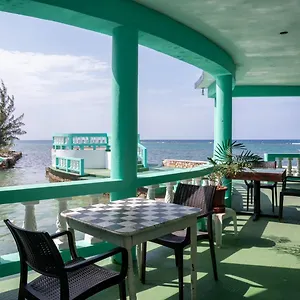 Vendégház Ocean Front Triple At Sahara