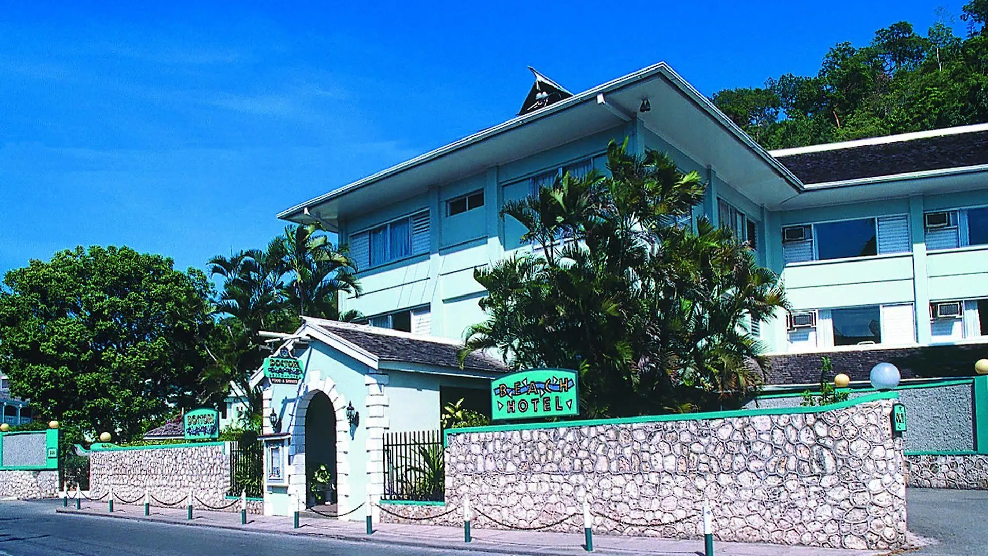 Doctors Cave Beach Hotel Montego Bay 3*,